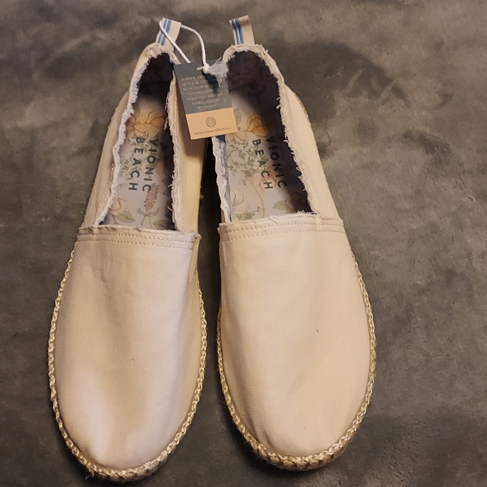 NWT canvas espadrille style slip ons